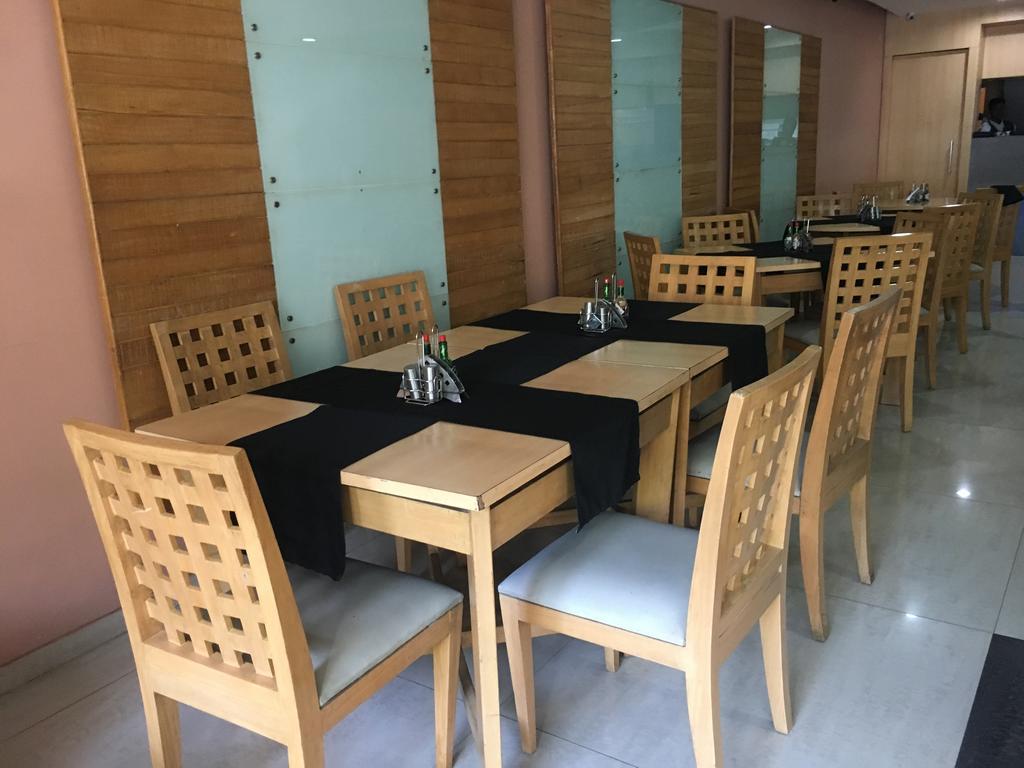 Sukh Hotel Mumbai Exterior photo