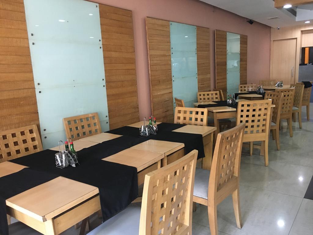 Sukh Hotel Mumbai Exterior photo