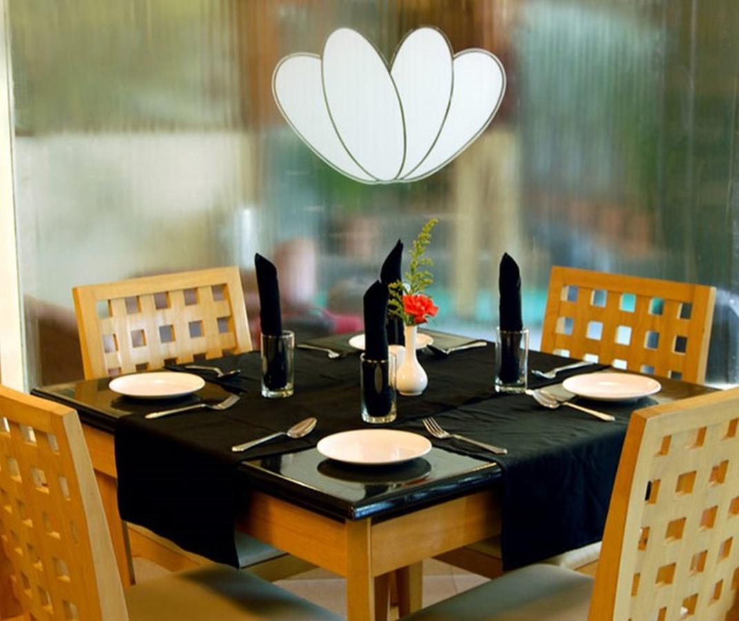 Sukh Hotel Mumbai Exterior photo