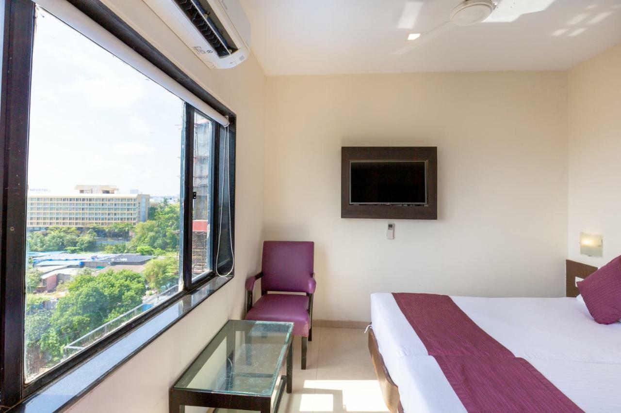 Sukh Hotel Mumbai Exterior photo