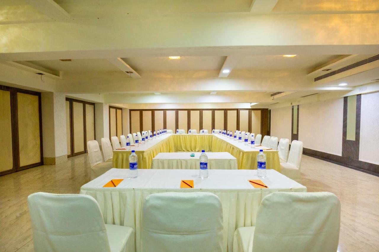 Sukh Hotel Mumbai Exterior photo