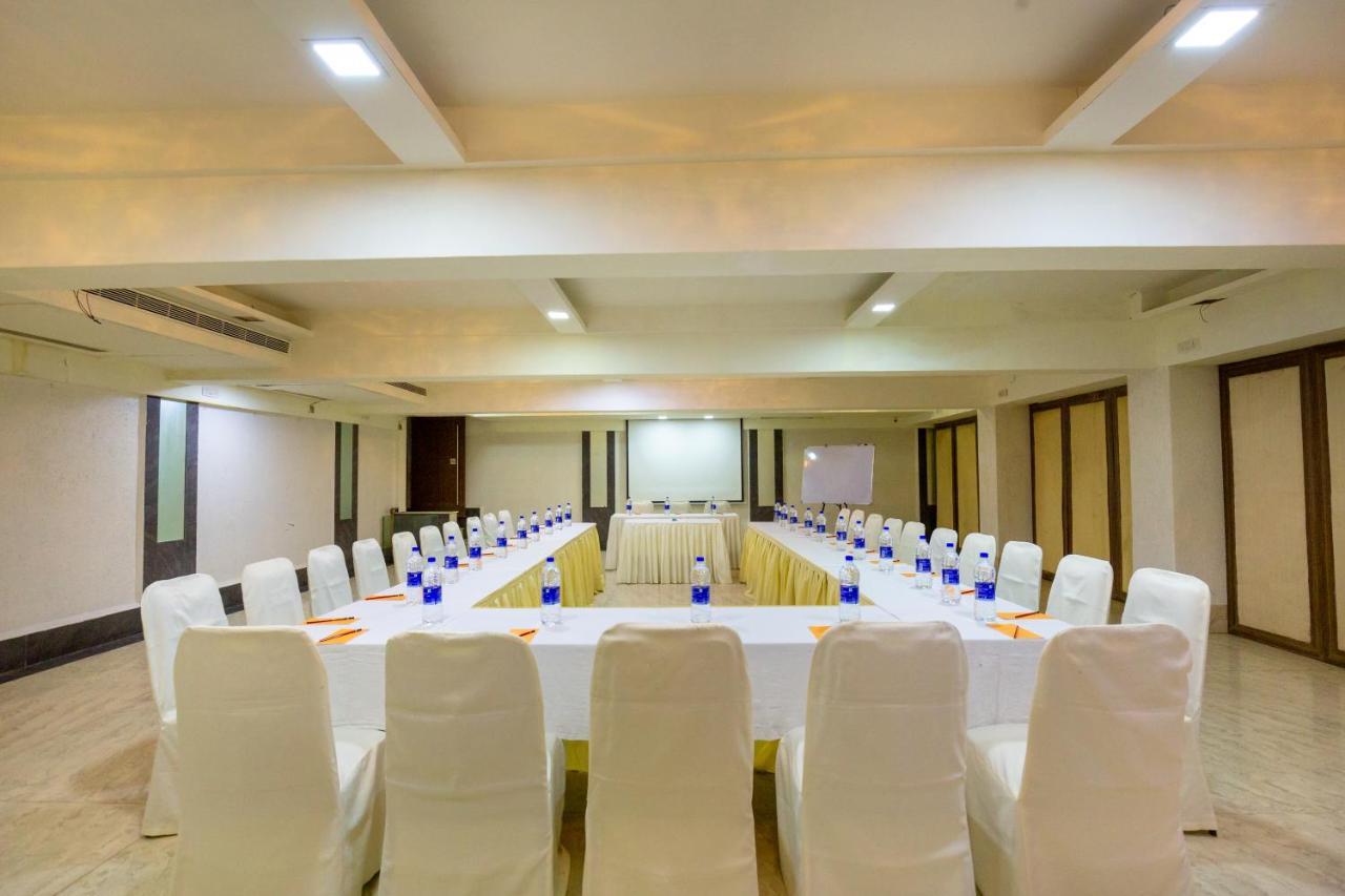 Sukh Hotel Mumbai Exterior photo