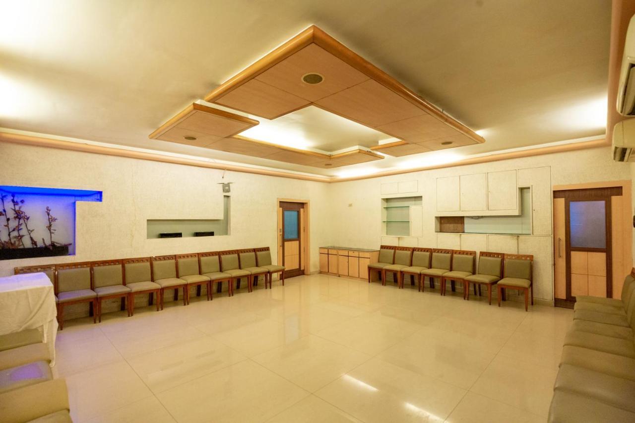 Sukh Hotel Mumbai Exterior photo